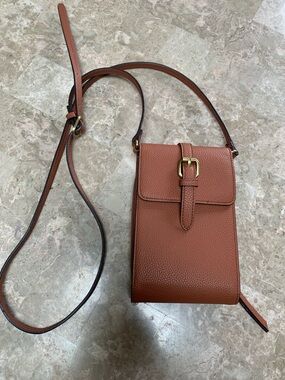 St. John's Bay Brown Mini Crossbody Phone & Cards Bag. Pre-Owned. Size:4.5x7.